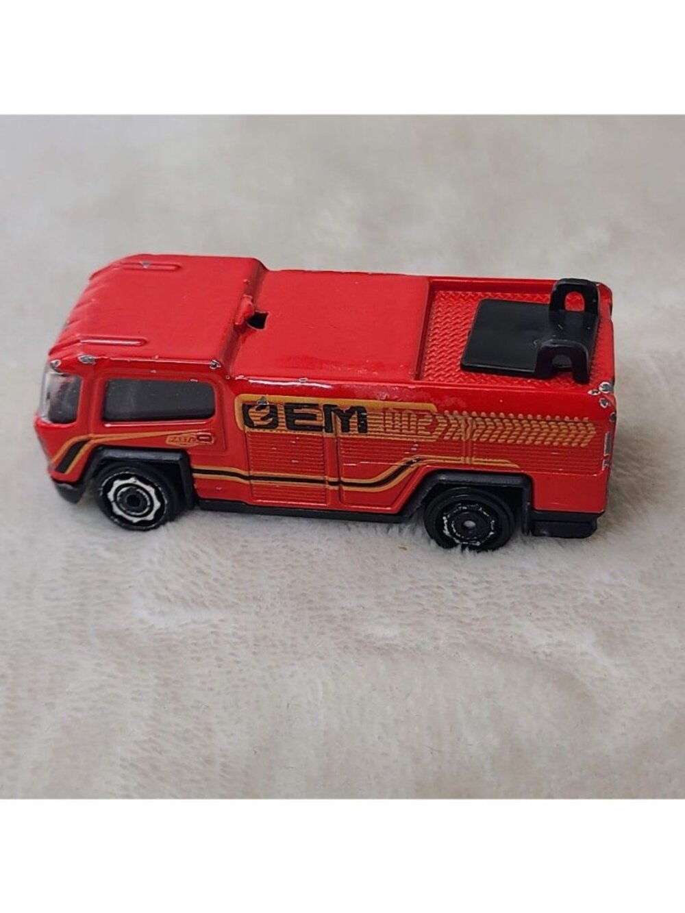 Fast Lane EA-002 Fire Truck Diecast 1:64 Red Rescue Engine Missing Ladder - Picture 4 of 9